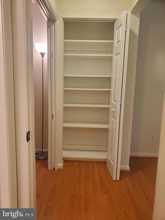 Foto principal - 11627 Vantage Hill Rd