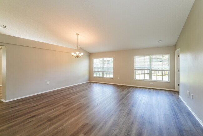 Foto del edificio - 1434 Lakehurst Way
