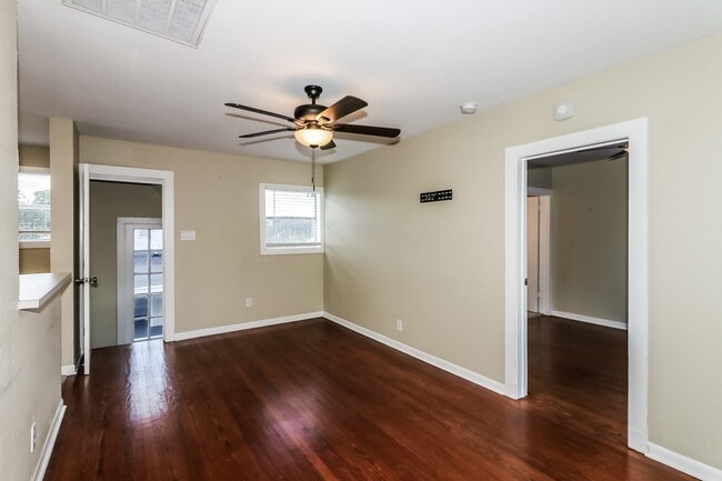 Building Photo - 4715 Avenue P 1/2