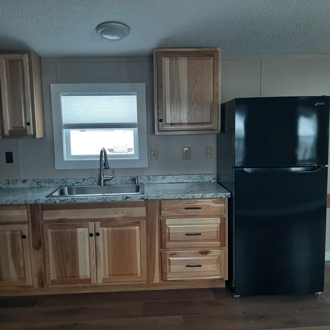 Building Photo - 5 Middle Rd