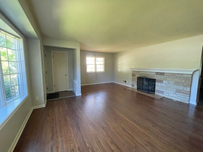 Foto del edificio - East Grand Rapids Schools! Single Family Home!