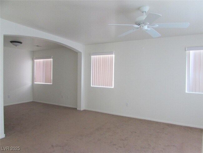 Building Photo - 5249 W Palm Pinnacle Ave