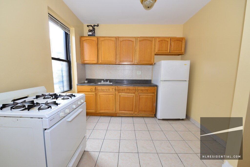 Primary Photo - 2115 33rd St