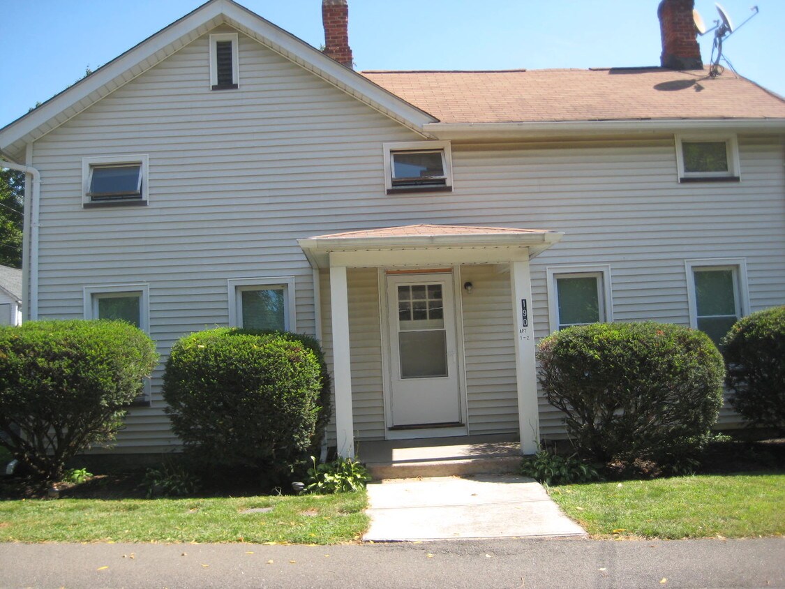 190 S Middletown Rd, Pearl River, NY 10965 House Rental in Pearl