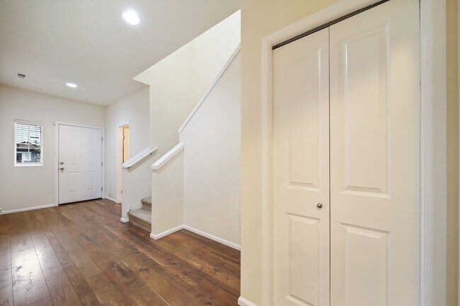 Foto del edificio - 3119 Harrier St NE