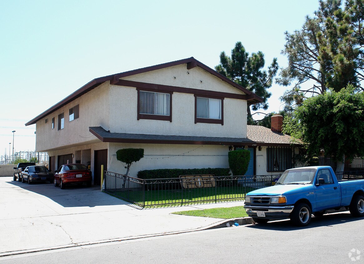 Primary Photo - 1844 E Coral Ave