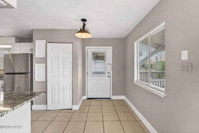 Foto del edificio - 6714 Beach Dr