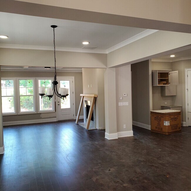Foto del edificio - COMING SOON! Stunning New Home in Prime Mi...
