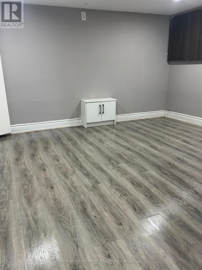 Photo du bâtiment - 267 Millen Rd