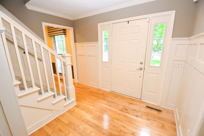 Building Photo - Penn Schools, executive home 4 bedroom 2.5...