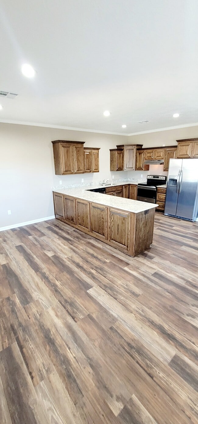 Building Photo - 145 Canterberry St