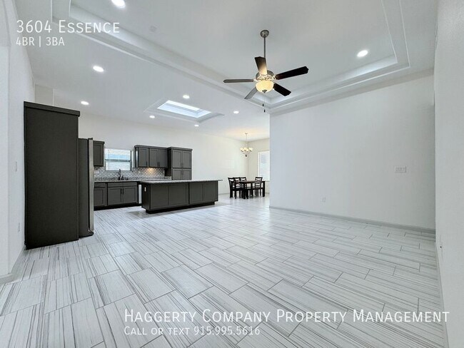 Foto del edificio - 3604 Essence-