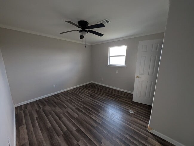 Building Photo - 4405 Pradice St