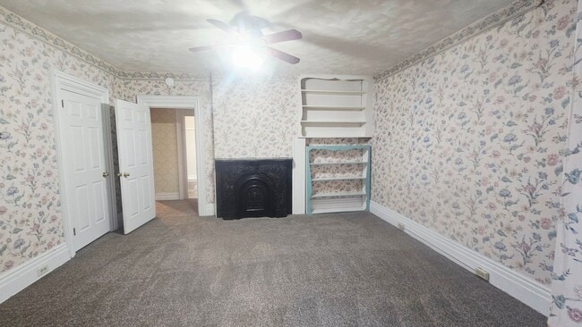 Building Photo - 457 W 5th St