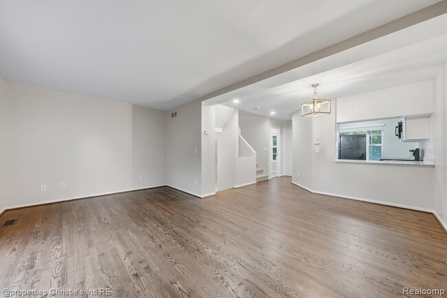 Foto del edificio - 483 W Lincoln Ave