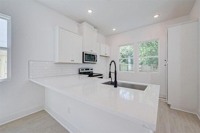 Foto del edificio - 9310 Arledge St