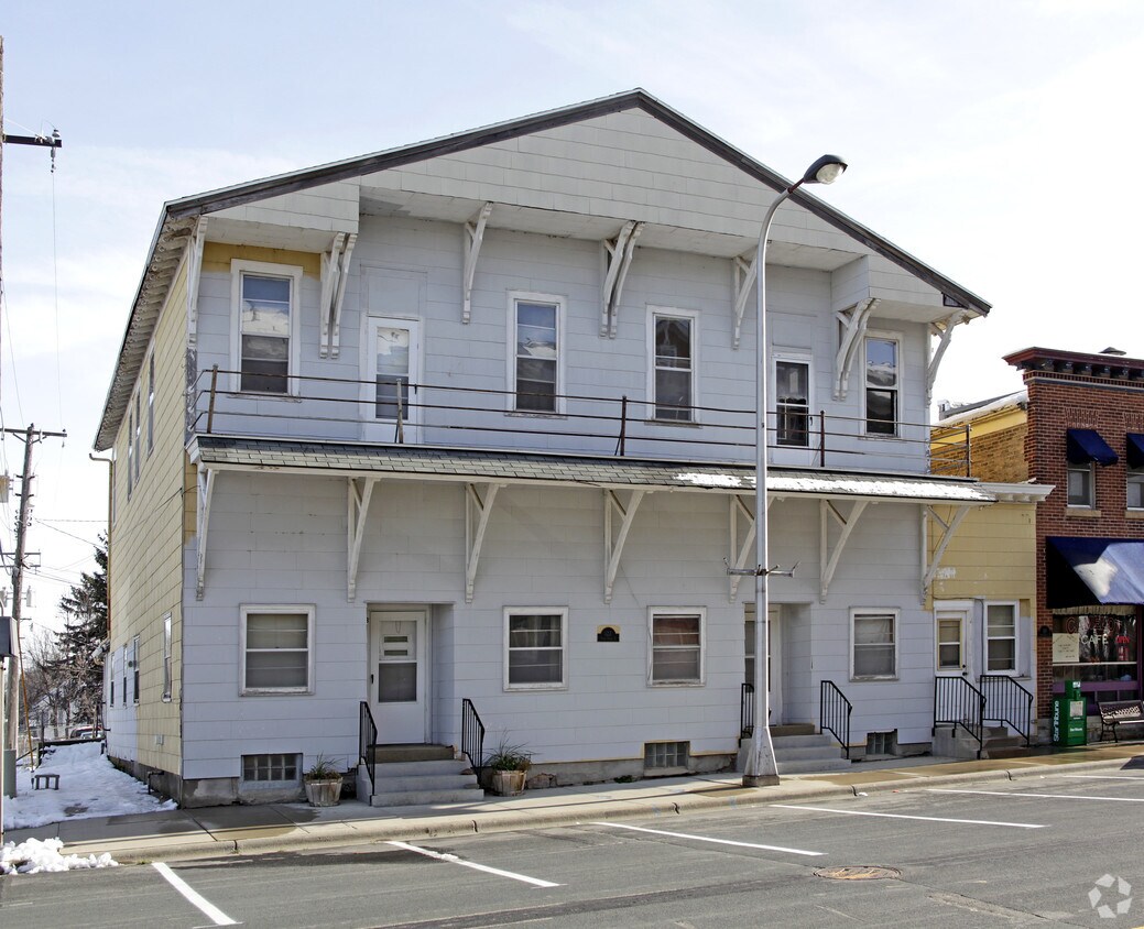 Building Photo - 122 N Union St