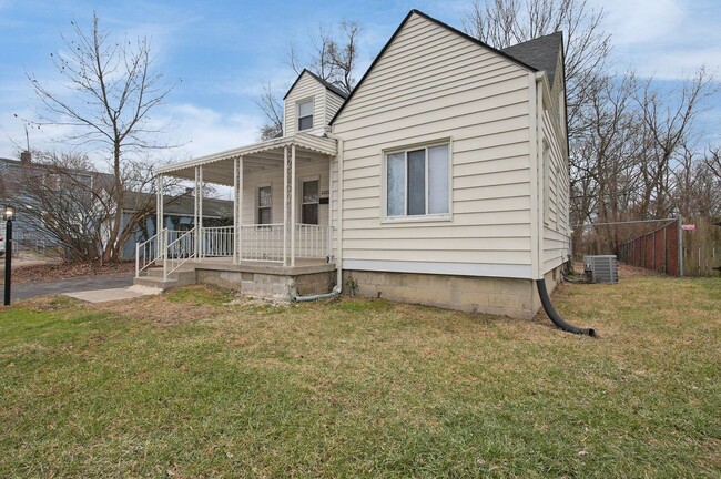 Building Photo - Spacious 4-Bedroom Single Family Home