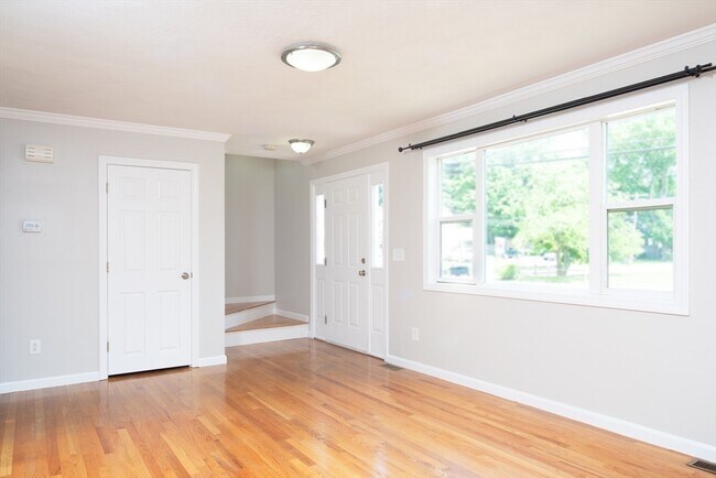 Foto del edificio - 1083 Main St