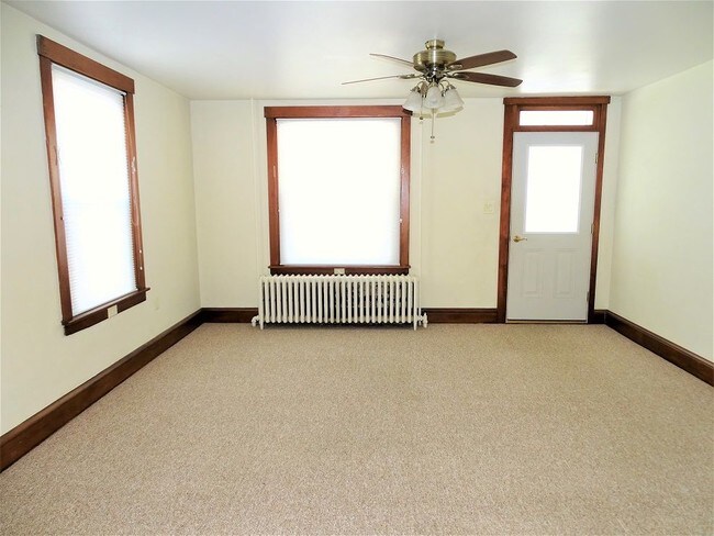 Building Photo - 43 E Pine St