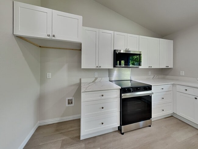Foto del edificio - 4348 Spindletree Ln