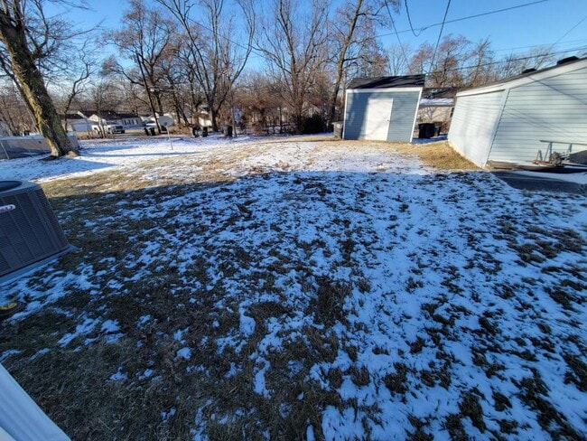 Foto del edificio - 4922 S Harrison St