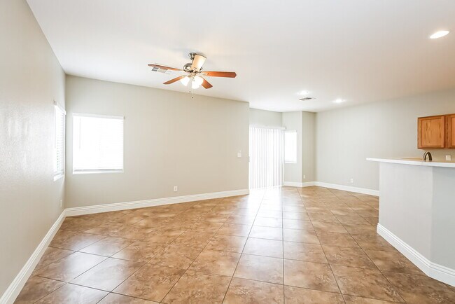 Building Photo - 3804 E Carisbrook Dr