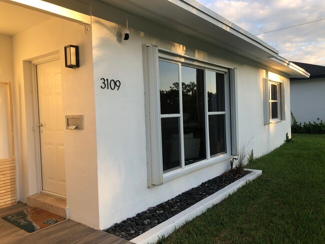 Foto del edificio - Sandpiper area of Pt St Lucie  Furnished 2...