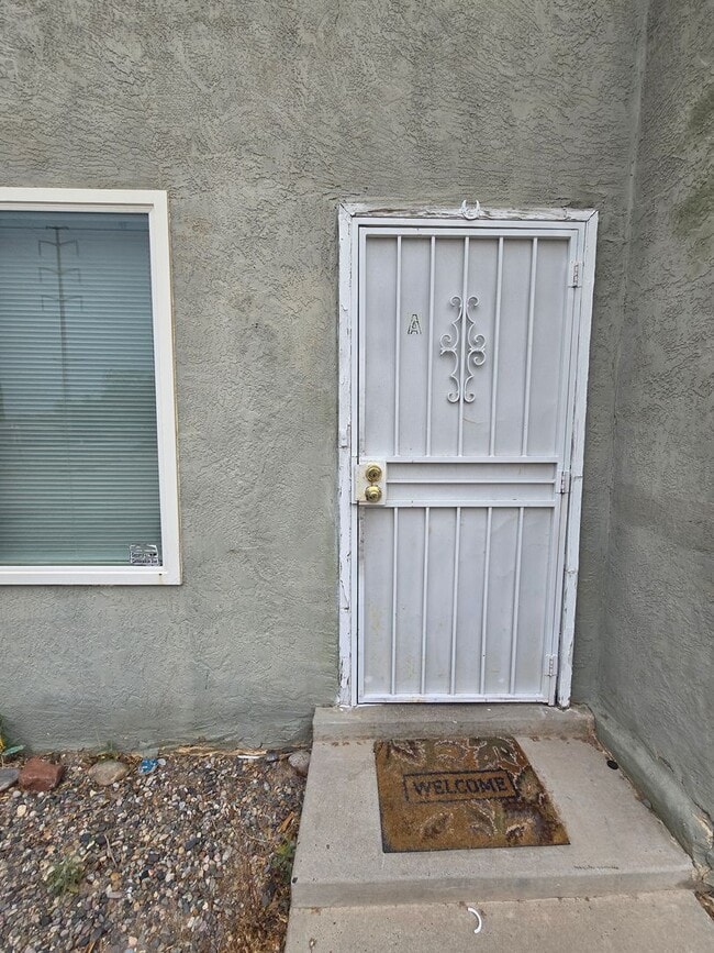 Foto del edificio - 2 bedroom unit near UNM