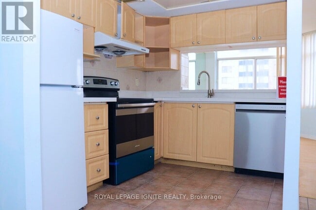 Building Photo - 88-488 Alton Towers Cir