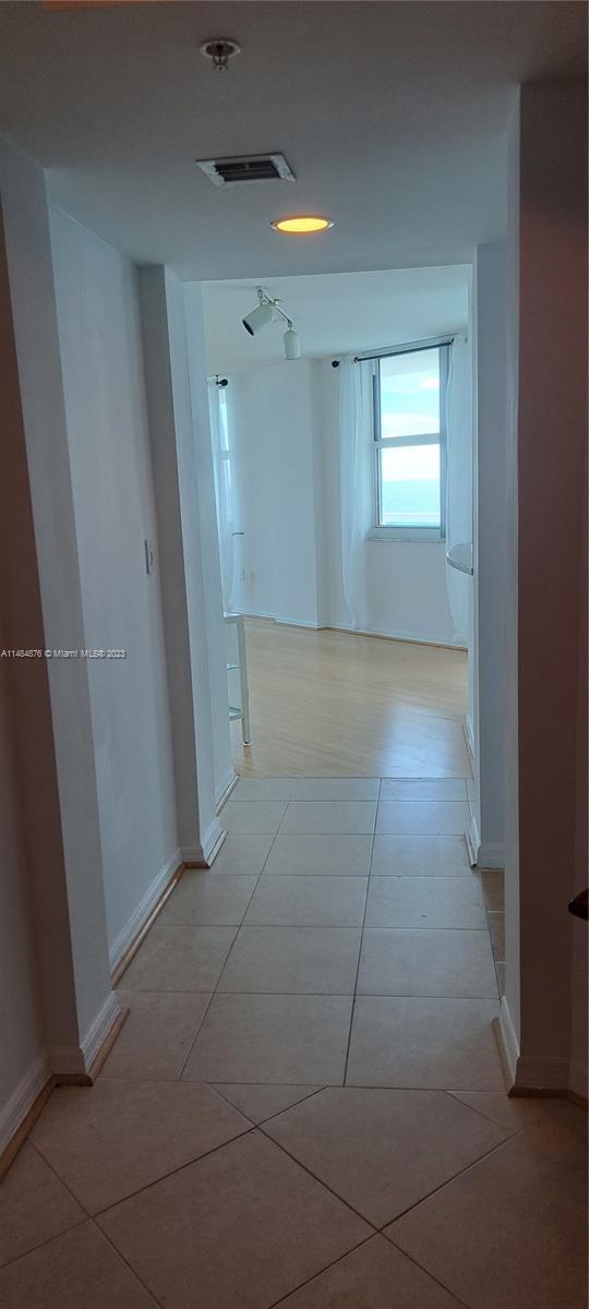 Foto del edificio - 9201 Collins Ave