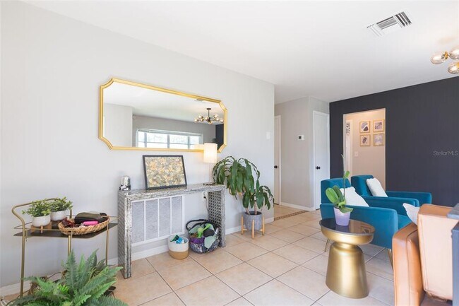 Foto del edificio - 782 90th Ave N