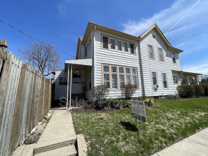 Primary Photo - 912 Loree St