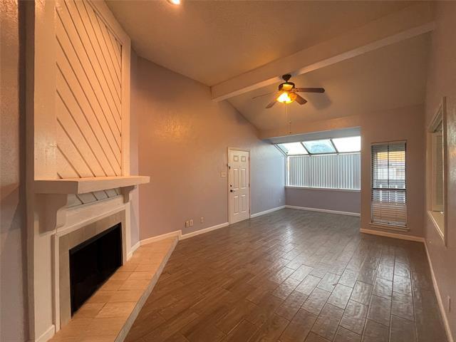 Foto del edificio - 2105 Count Fleet Dr