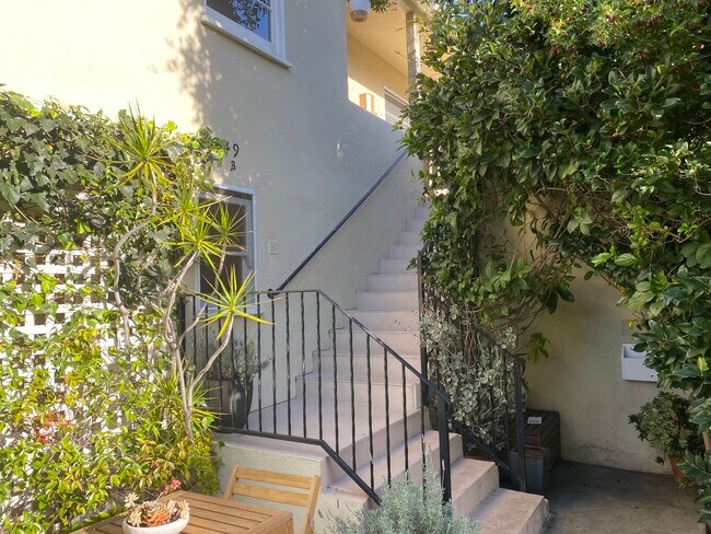 Foto del edificio - 449 San Vicente Blvd