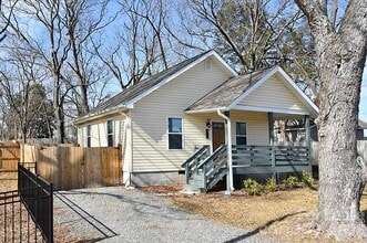 Building Photo - 746 Opal St