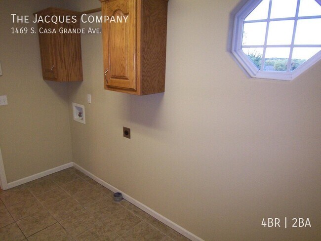 Building Photo - Wonderful Newer 4 Bedroom 2 Bath Home