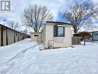 Building Photo - 22 Malden Hill Dr