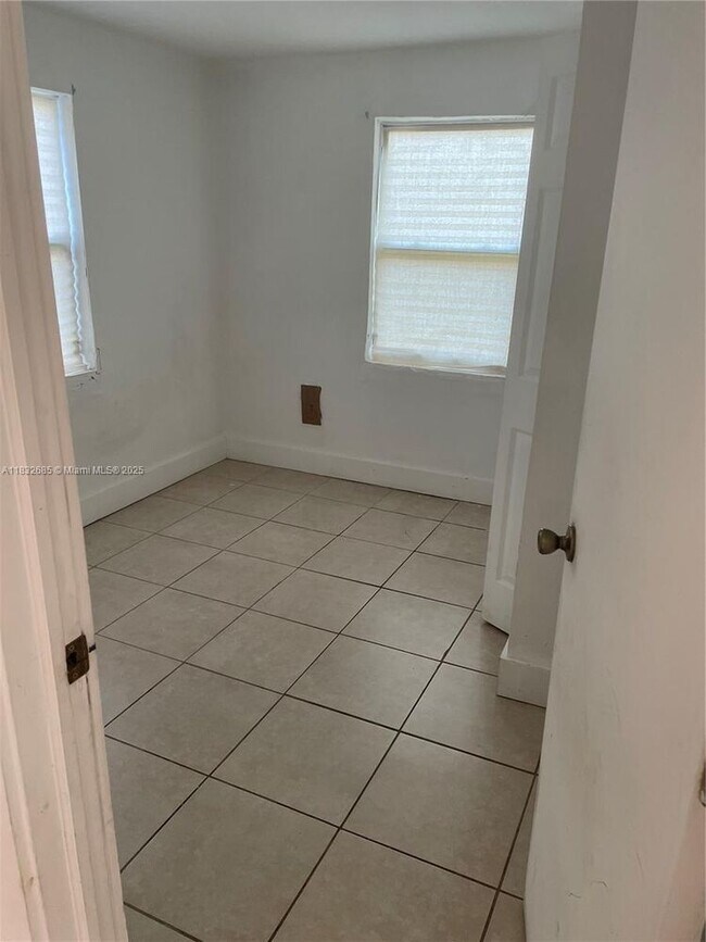 Building Photo - 1271 NW 68th St