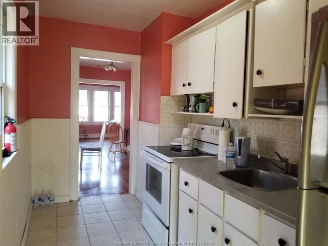 Building Photo - 1093 Howard Ave