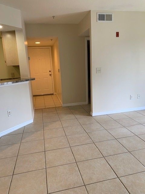 Building Photo - 738 Crest Pines Dr
