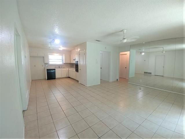 Foto del edificio - 6533 Bernadine St
