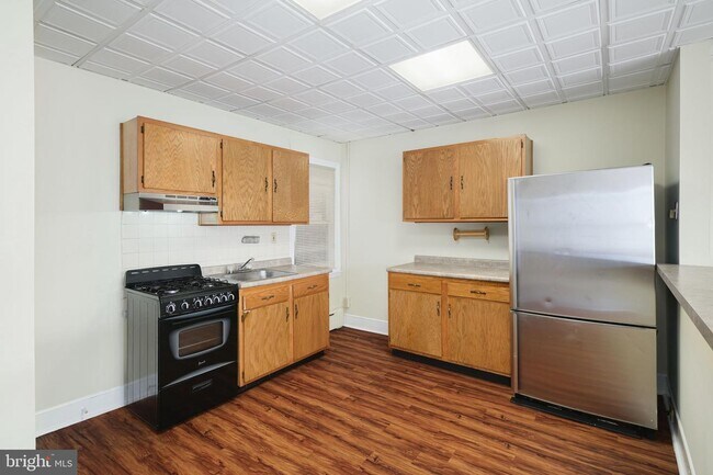 Building Photo - 6904 Torresdale Ave