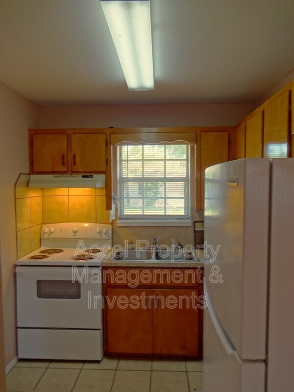 Building Photo - 1209 N Keralum Ave