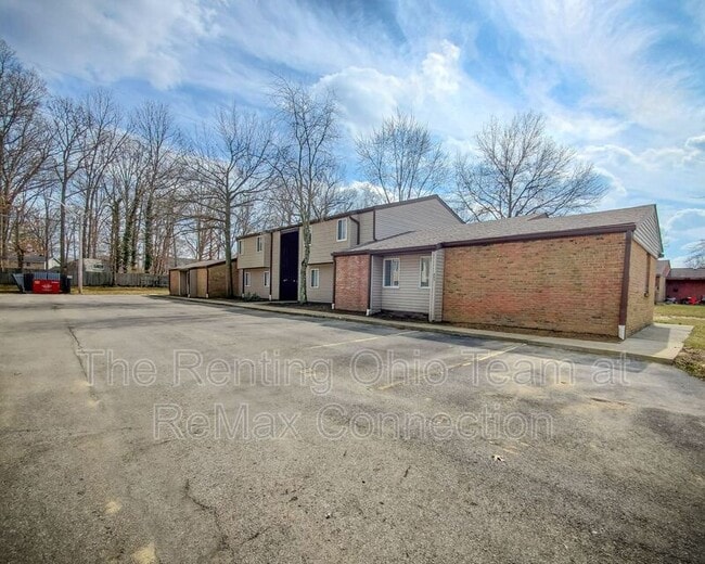 Building Photo - 884 S Spring Rd