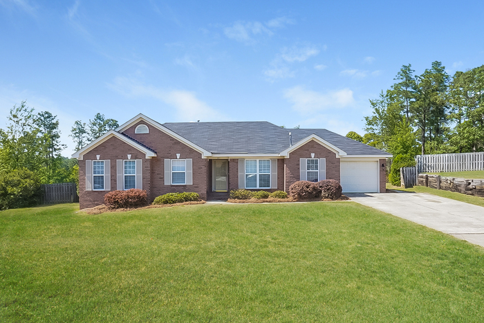 Primary Photo - Modern 3 Bedroom Oasis