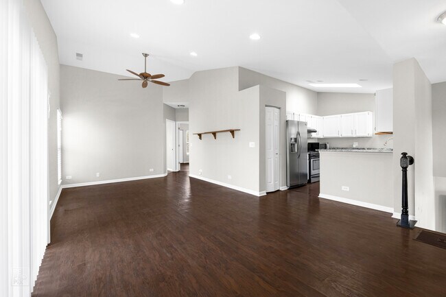 Building Photo - 678 Shady Oaks Ct