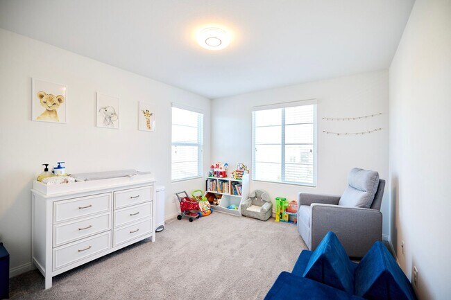 Building Photo - Henderson Townhome for rent