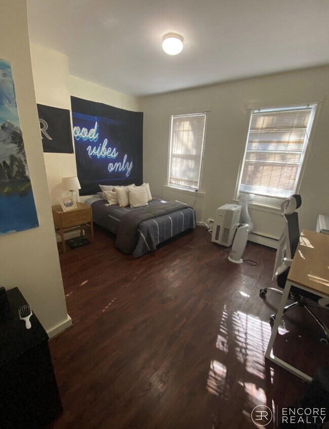 Foto del edificio - 1576 Tremont St