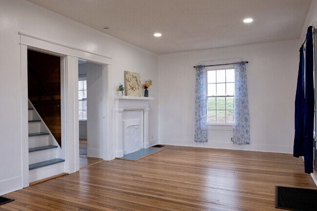 Foto del edificio - Beautifully Renovated Home in the Heart of Carthage – Character, Charm, and Modern Updates